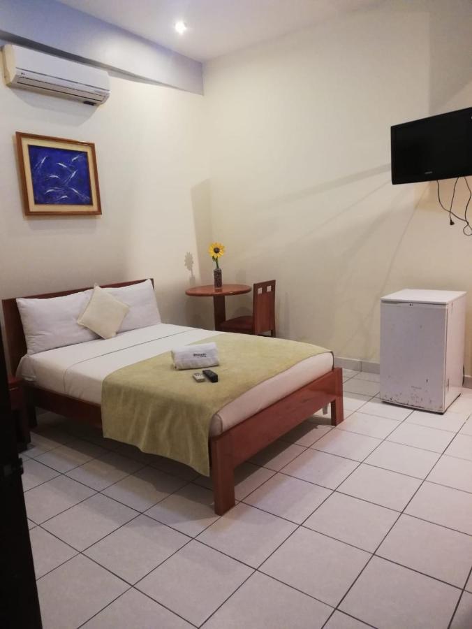 Hostal Huayruro إكيتوس المظهر الخارجي الصورة