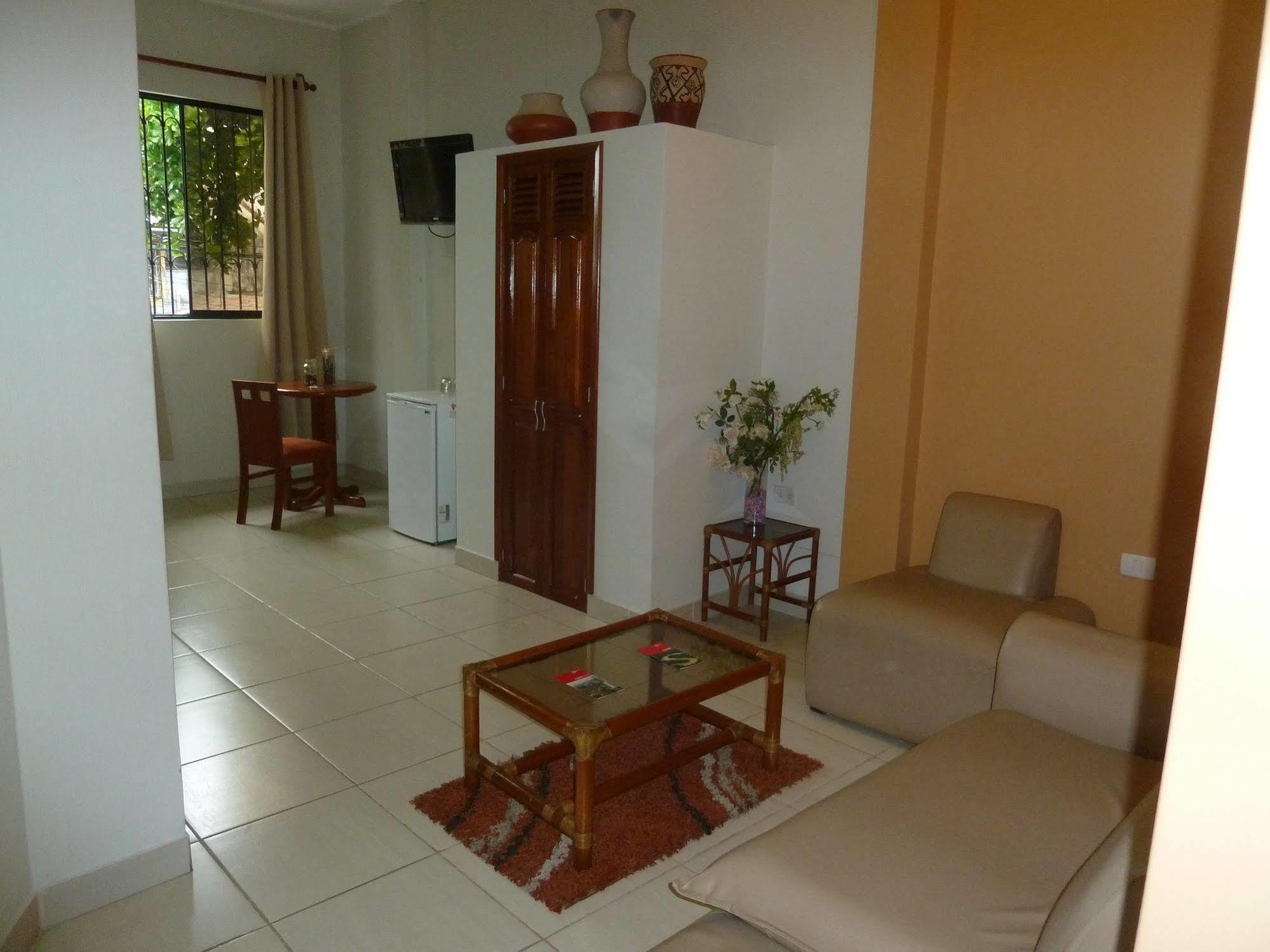 Hostal Huayruro إكيتوس المظهر الخارجي الصورة