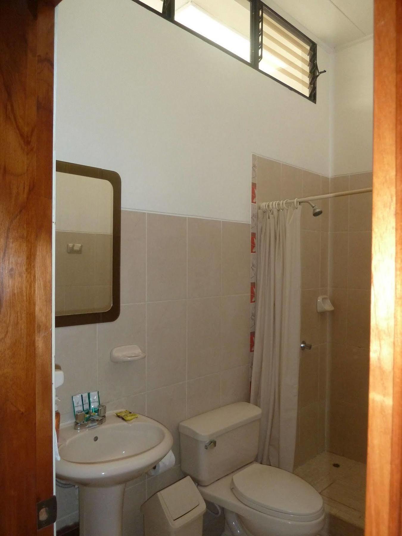 Hostal Huayruro إكيتوس المظهر الخارجي الصورة
