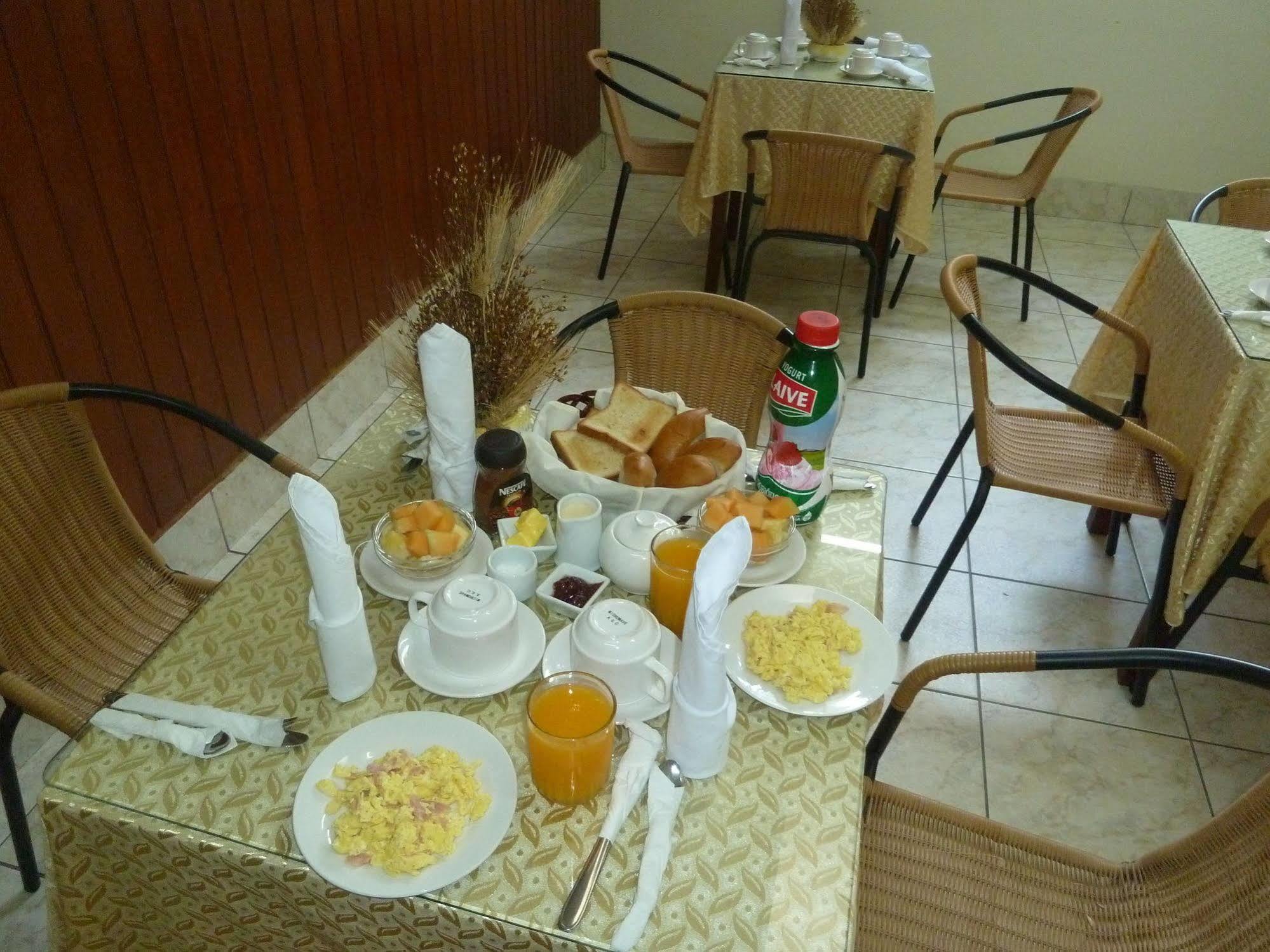 Hostal Huayruro إكيتوس المظهر الخارجي الصورة